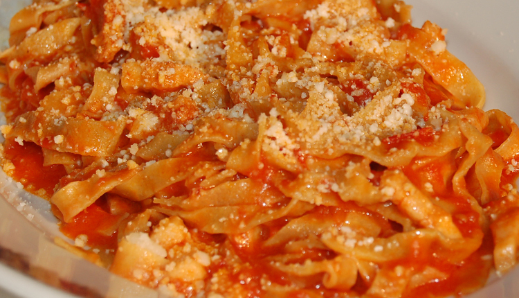 Ristorante Piperno a Roma dal 1860, fettuccine alla amatriciana